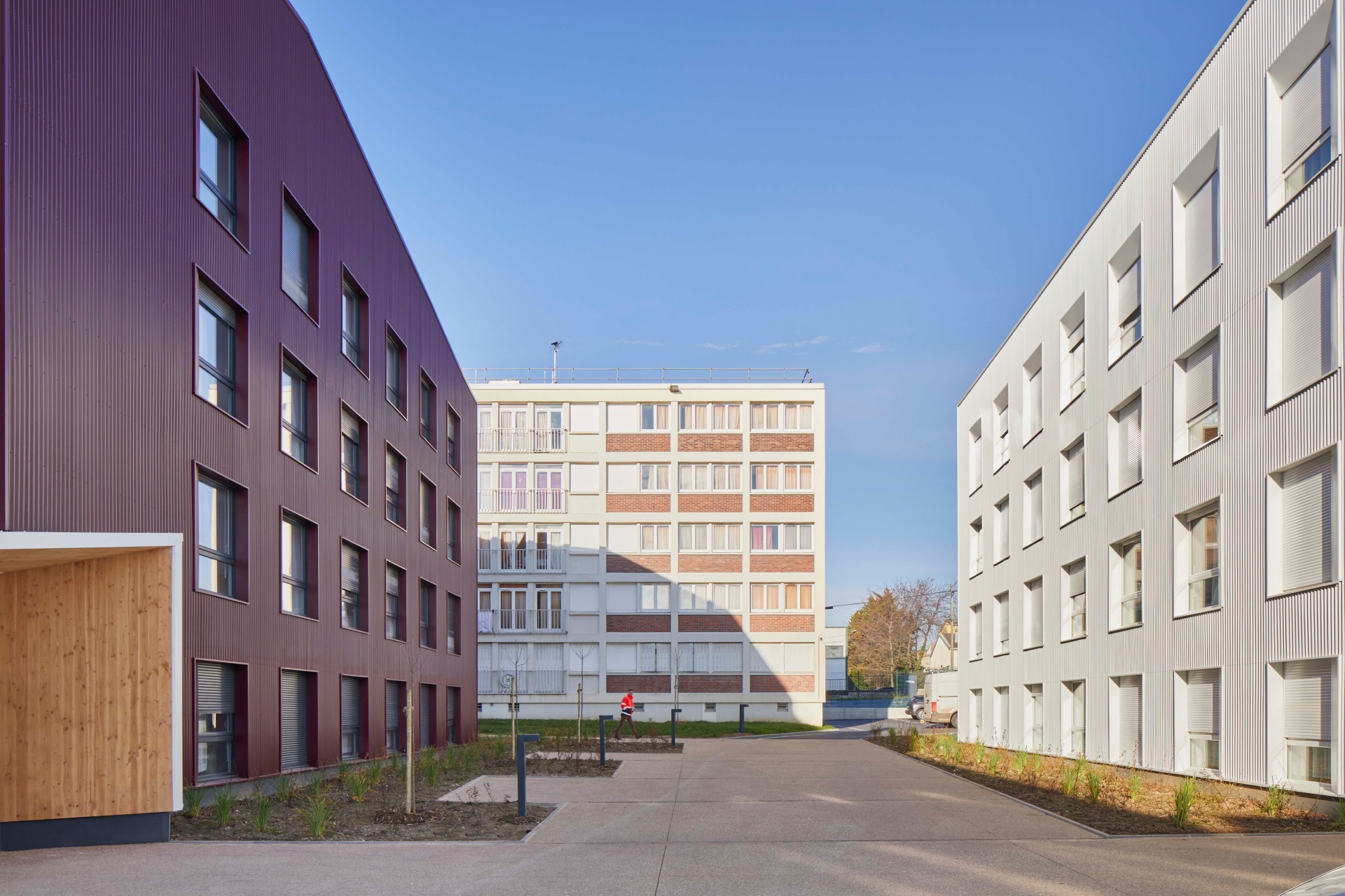 Rénovation Les Indres avec manteau extérieur. C'est une résidence sociale