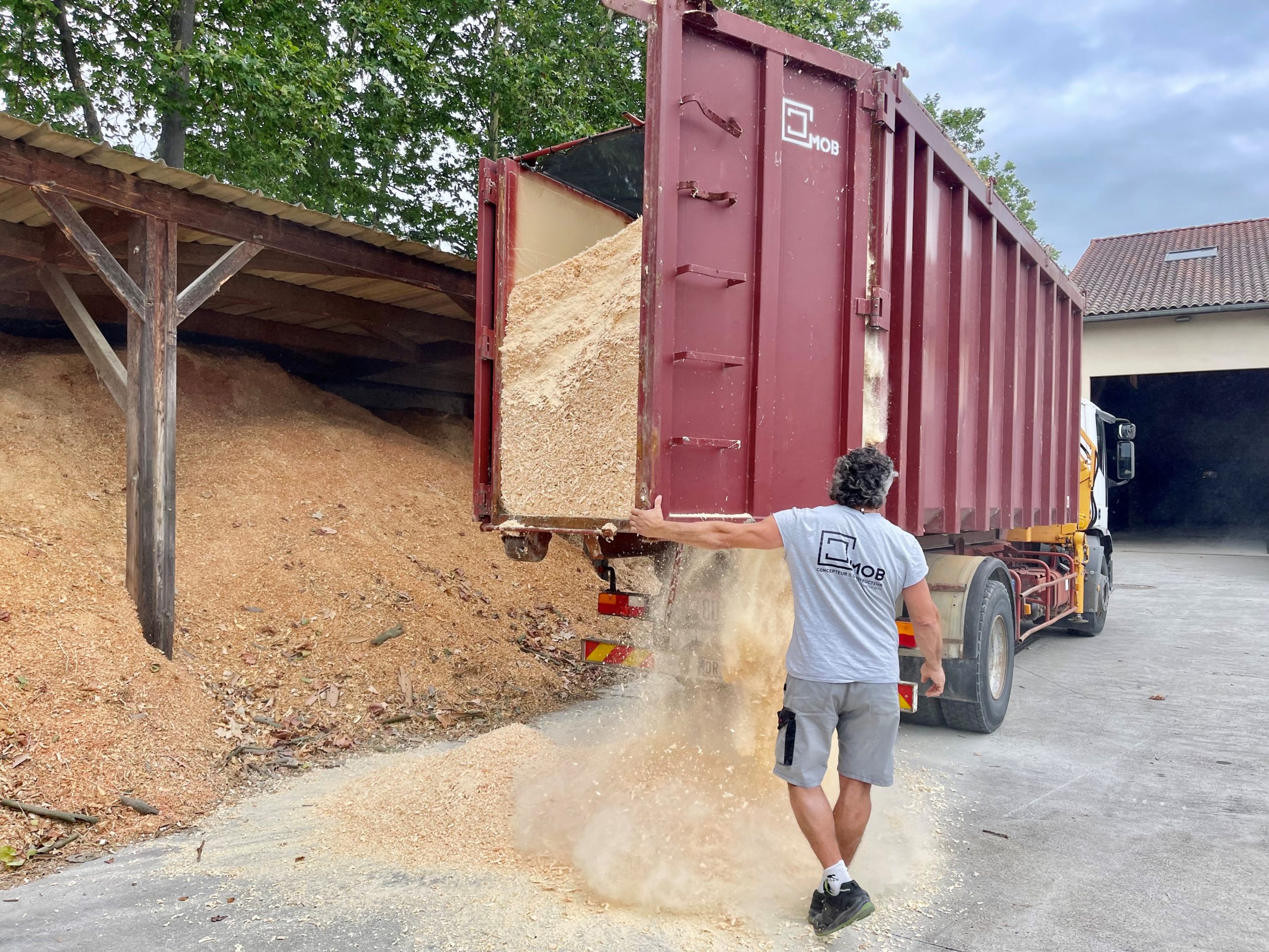 Livraison de copeaux de bois au haras de la gesse - revalorisation