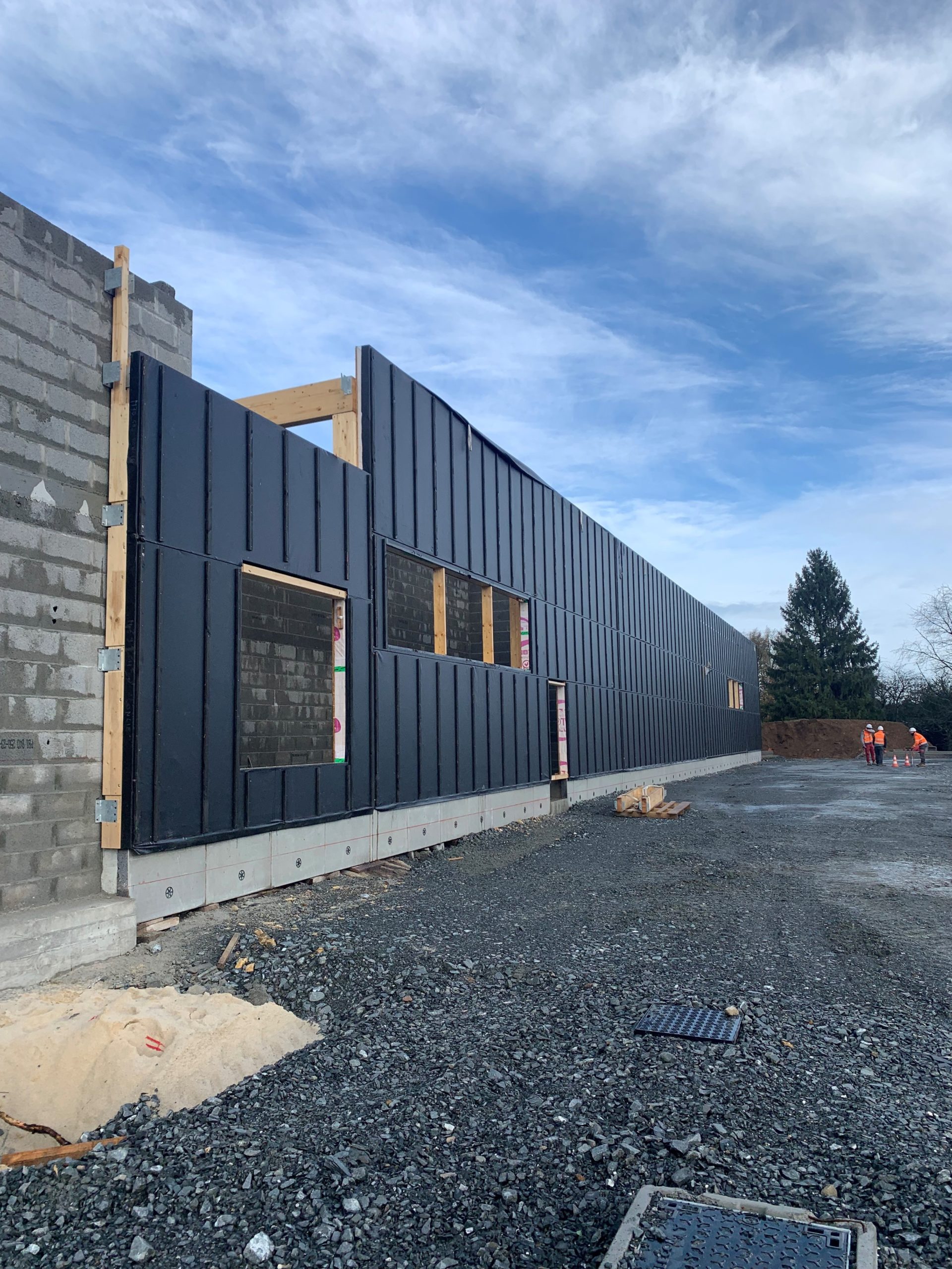 Construction magasin aldi à Conlie avec charpente et murs à ossature bois réalisés par C MOB