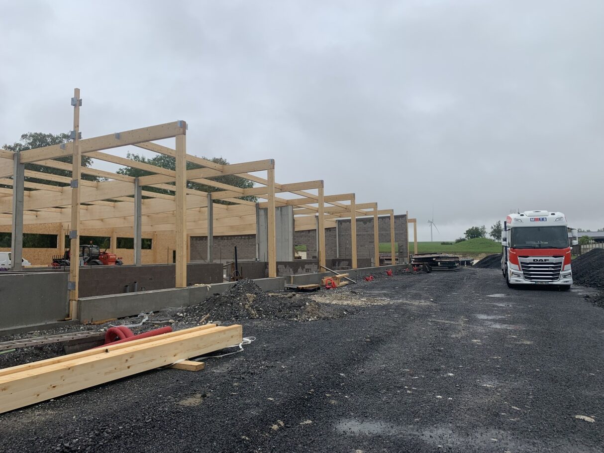 pose et fabrication des murs à ossature bois par concept mob pour Aldi à Mont d'Origny