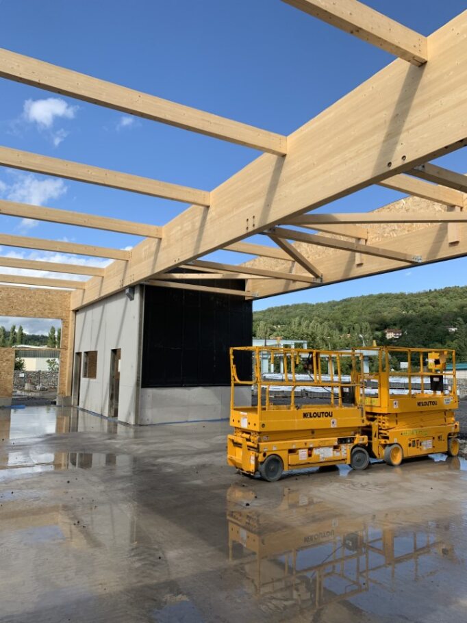 Pose et fabrication des murs à ossature bois pour le magasin Aldi de Rettel