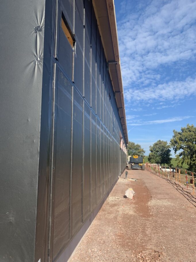 Le levage des MOB fabriqués par C MOB est terminé pour ce magasin Aldi à Xertigny