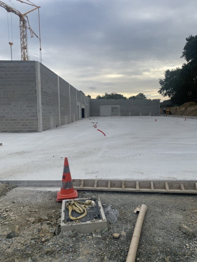 Fabrication des murs à ossature bois pour le magasin Aldi de Guipry Messac