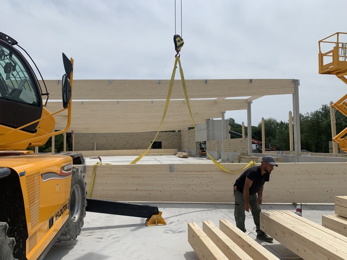 Pose et fabrication des murs à ossature bois pour le magasin Aldi de Saint Quentin