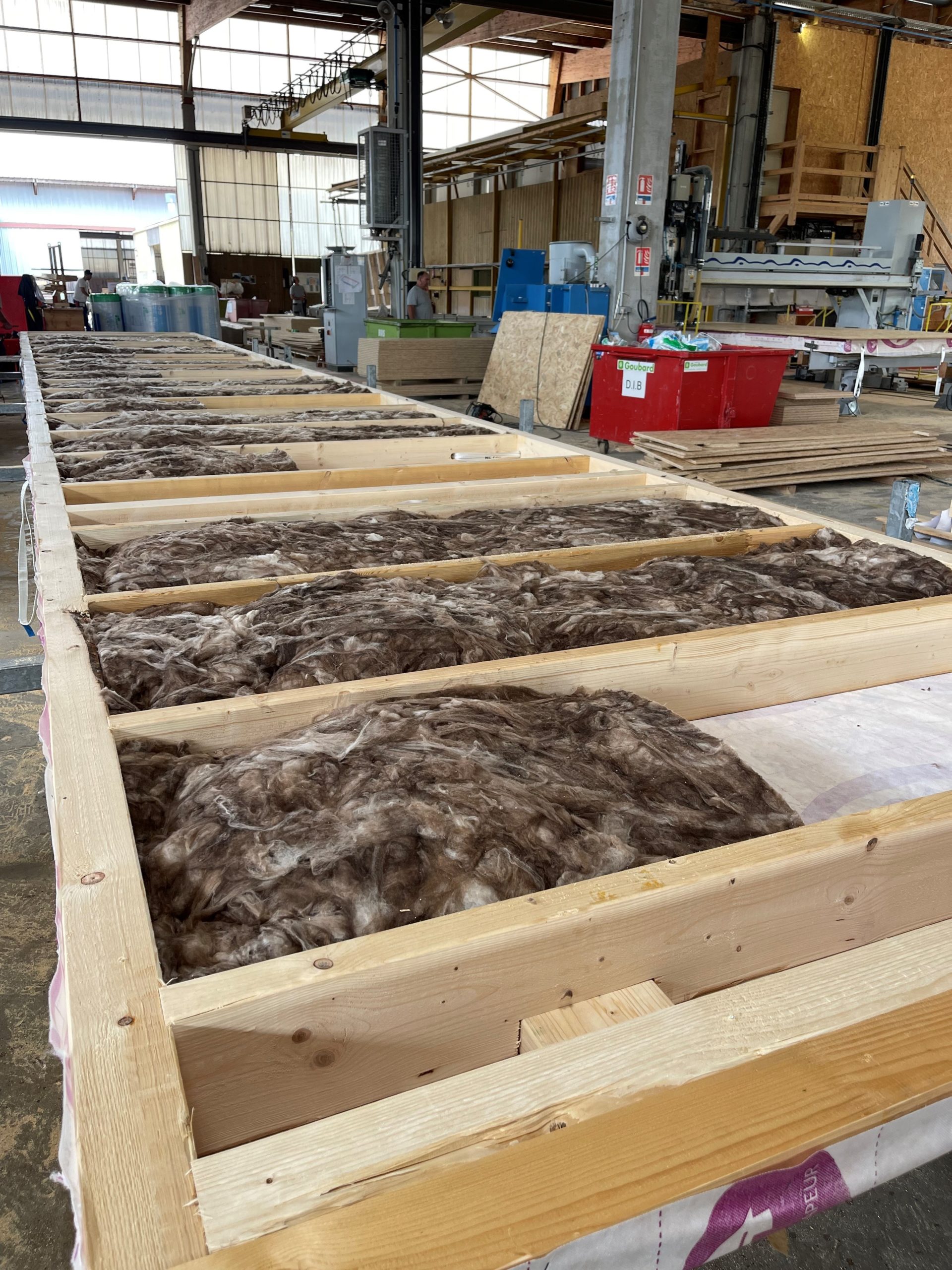 Fabrication des murs à ossature bois pour le magasin Aldi de Nogent