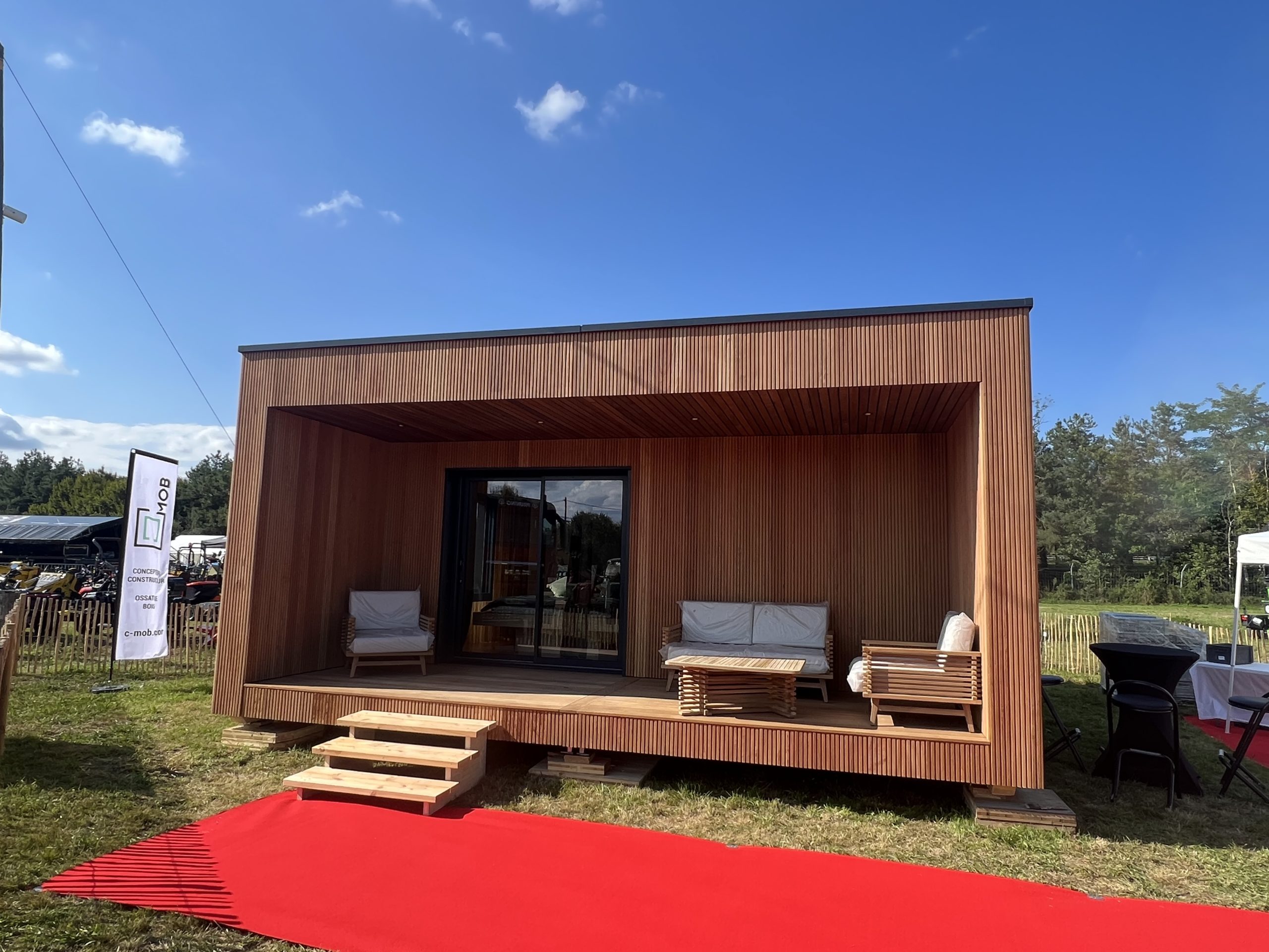 Façade Lodge C MOB