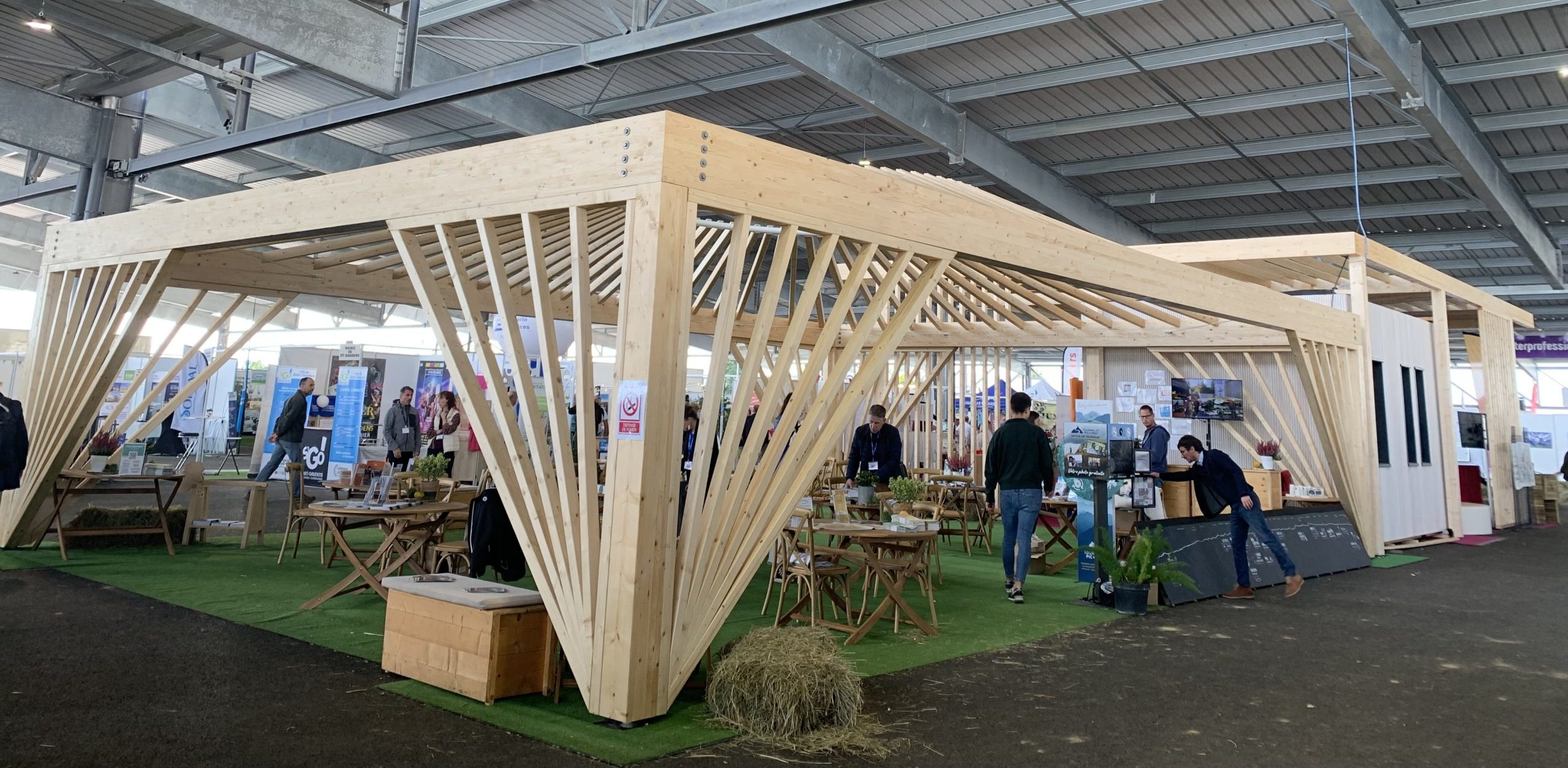agora C MOB stand Pyrénéennes